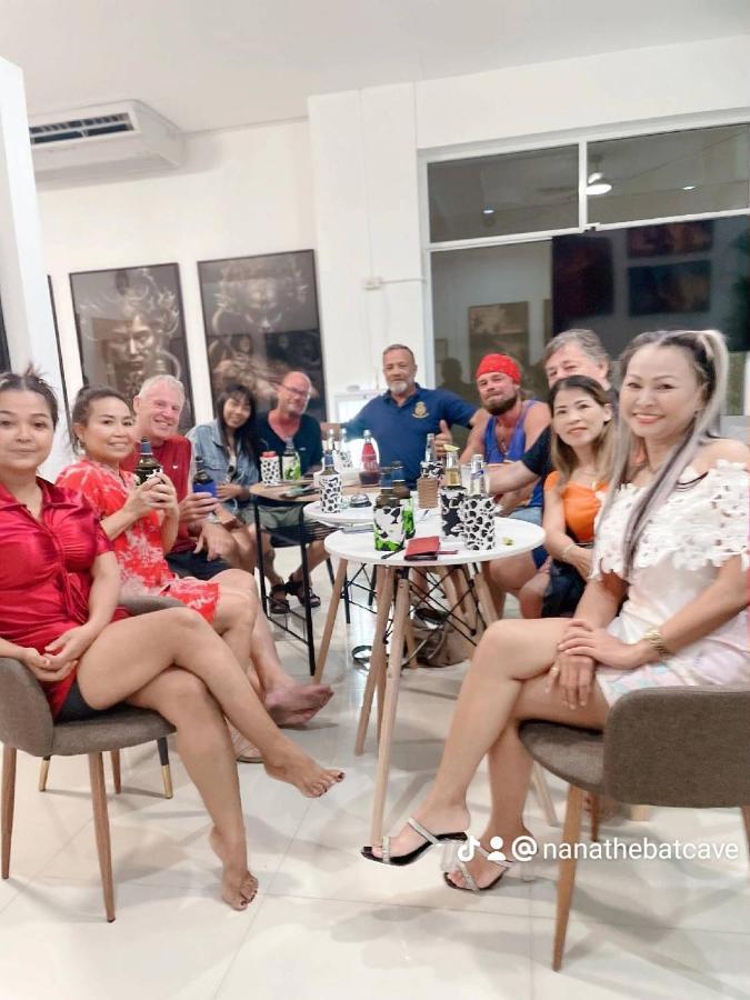 Cafe Nana Hotel Nong Prue Luaran gambar