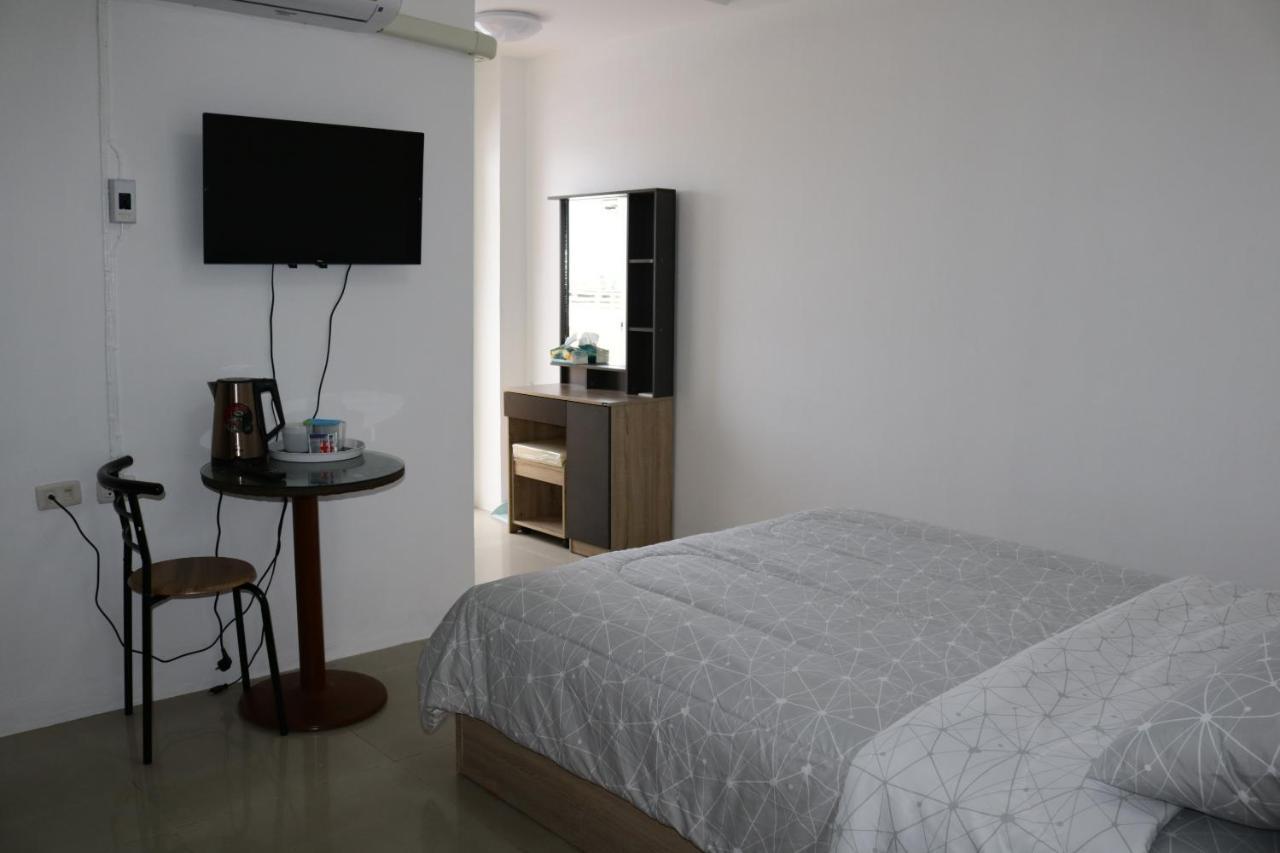 Cafe Nana Hotel Nong Prue Luaran gambar