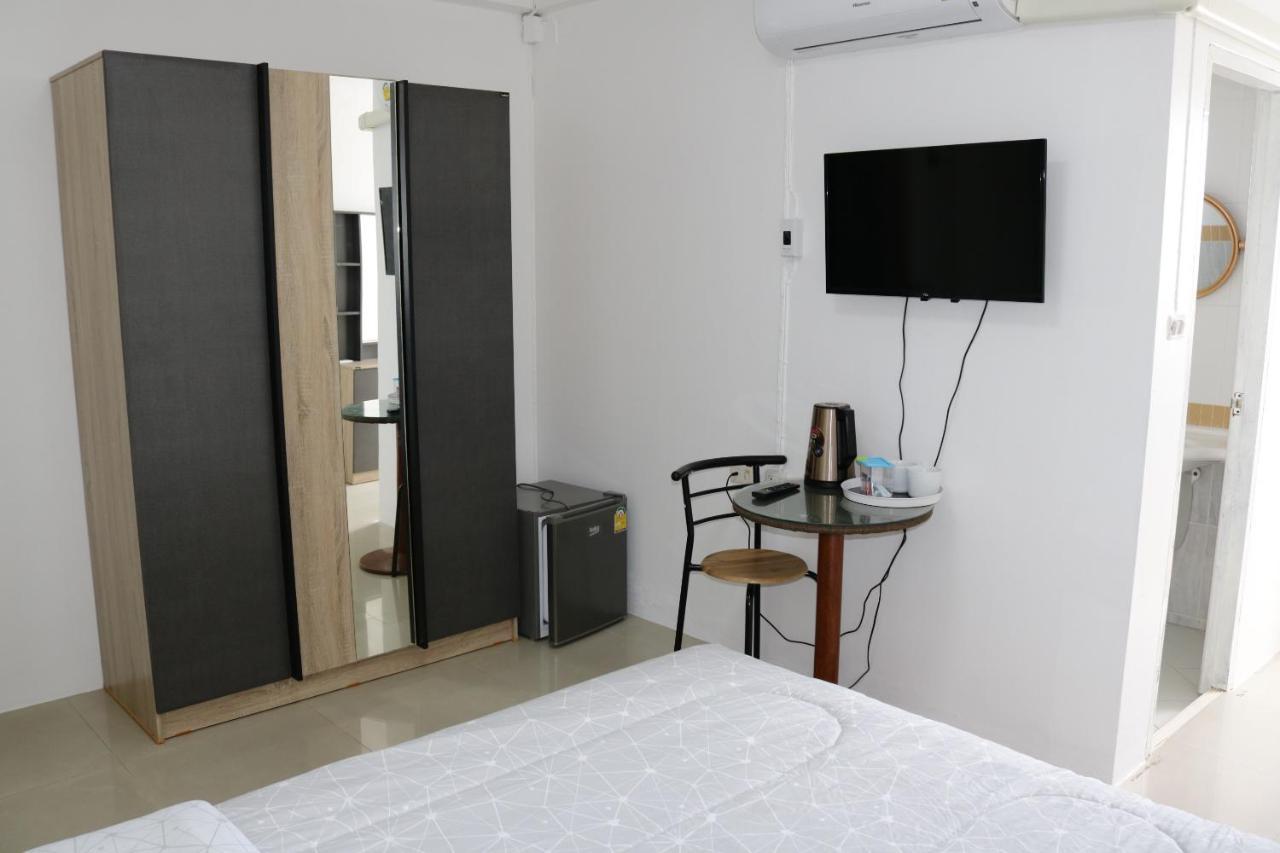 Cafe Nana Hotel Nong Prue Luaran gambar
